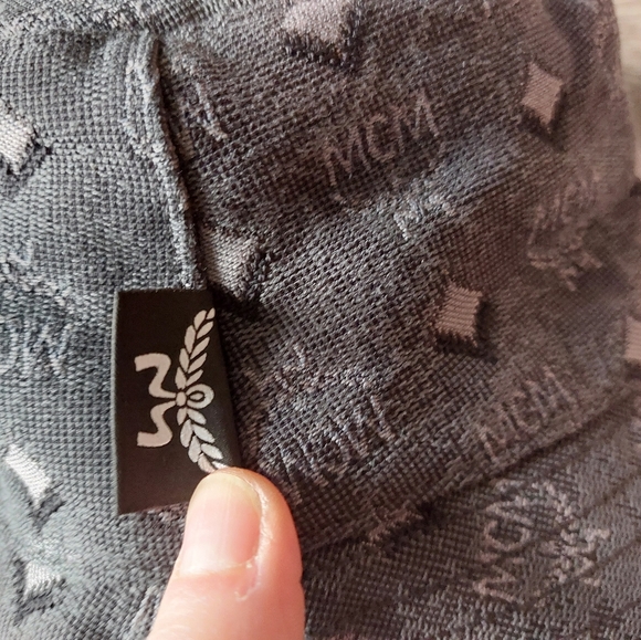 MCM visestos bucket hat Grey outside with green piping + inner lining. - Picture 8 of 16